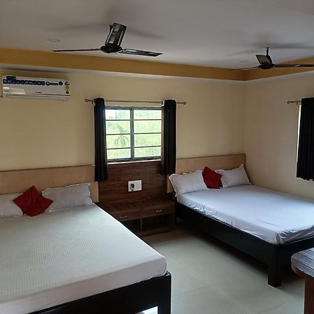 Hotel Knight Inn Airport Γουβαχάτι Εξωτερικό φωτογραφία