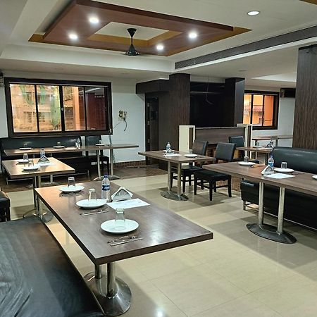 Hotel Knight Inn Airport Γουβαχάτι Εξωτερικό φωτογραφία