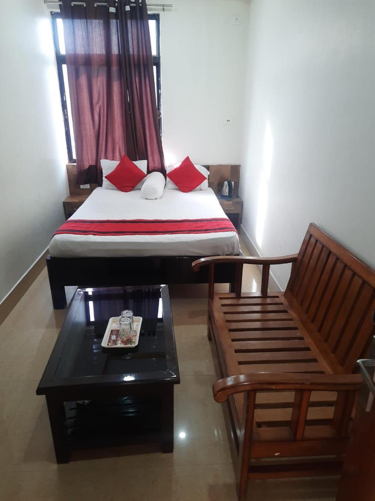 Hotel Knight Inn Airport Γουβαχάτι Εξωτερικό φωτογραφία