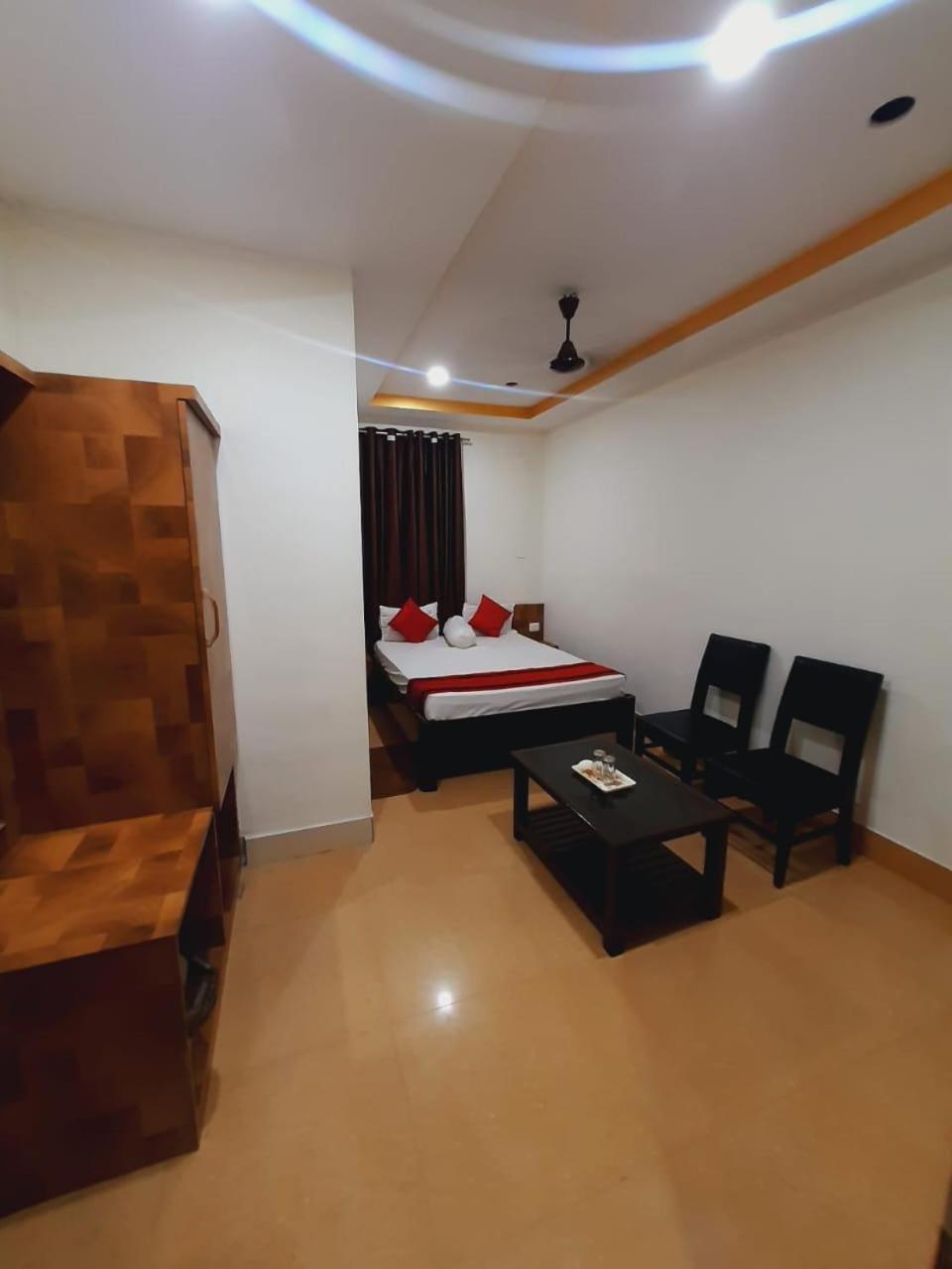 Hotel Knight Inn Airport Γουβαχάτι Εξωτερικό φωτογραφία