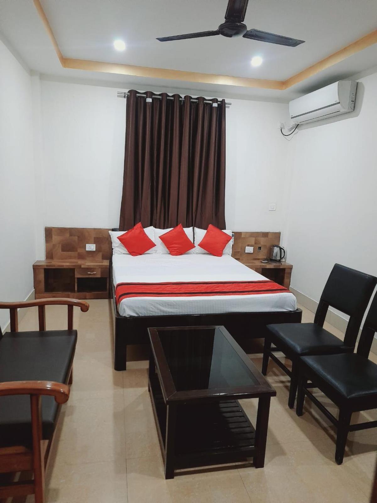 Hotel Knight Inn Airport Γουβαχάτι Εξωτερικό φωτογραφία